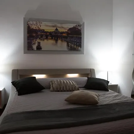 Apartment Steven Rom